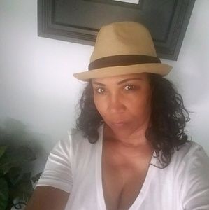 Meet your Posher, Annette