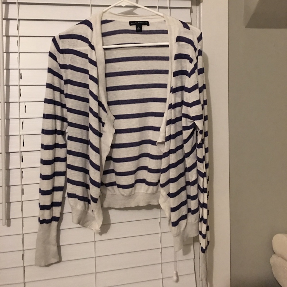 Cute, lightweight Banana Republic cardigan