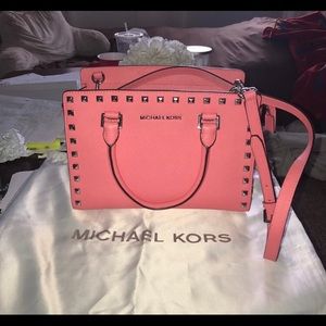 MK BAG IN PERFECT CONDITION