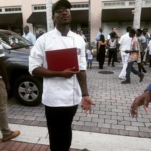 Meet your Posher, Carles