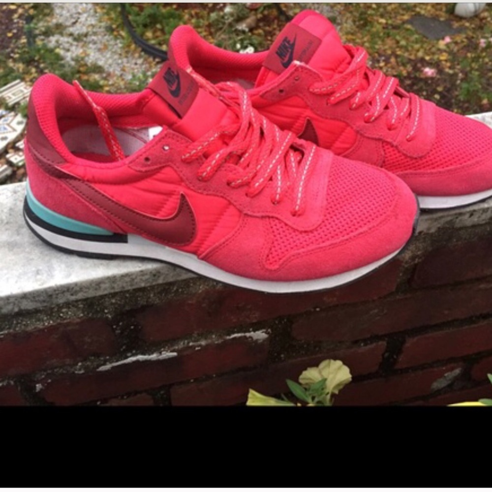 Nike Internationalist