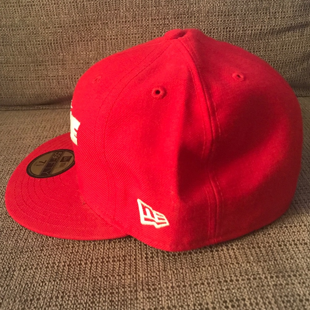 Supreme Red Fitted Cap - Picture 2 of 4