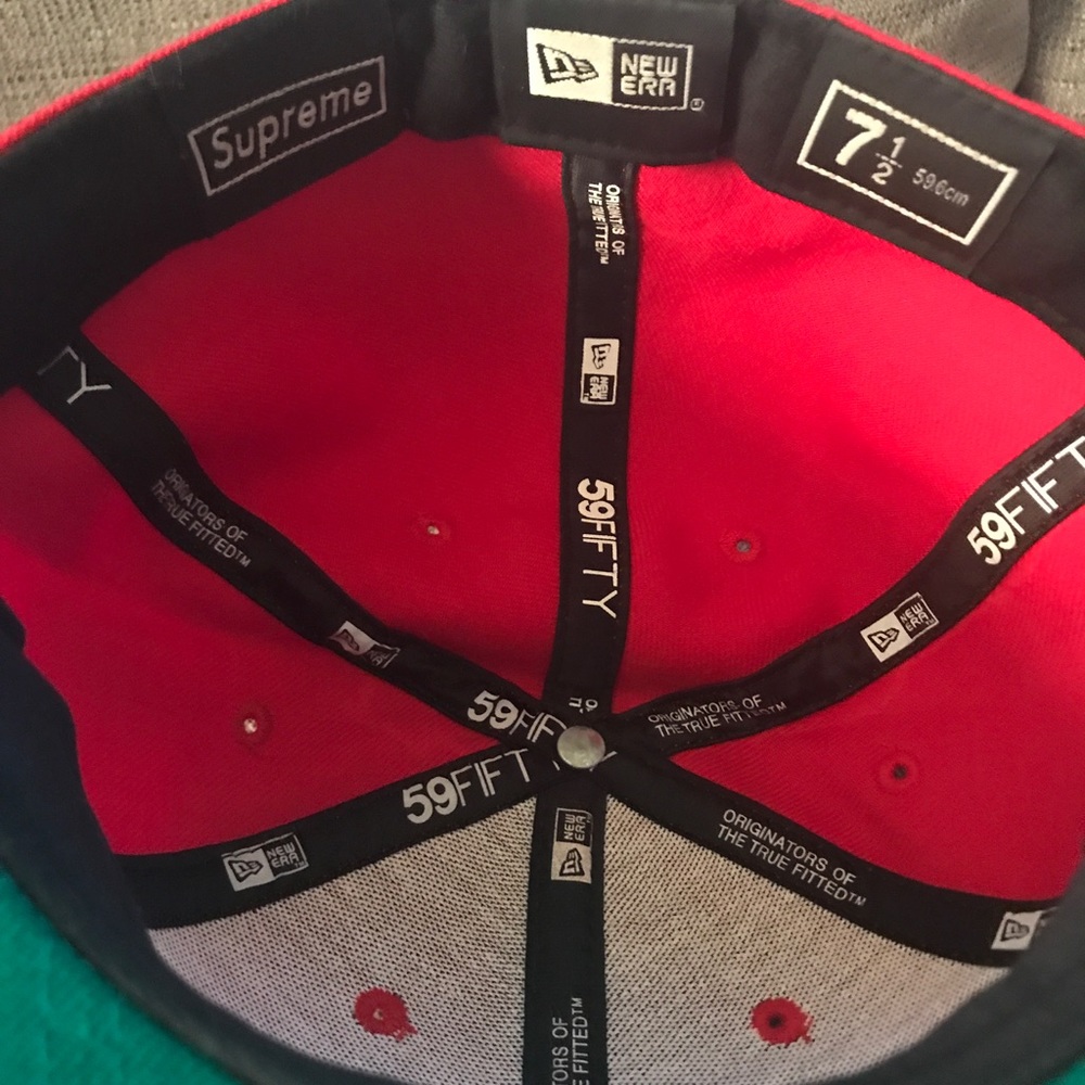 Supreme Red Fitted Cap - Picture 4 of 4