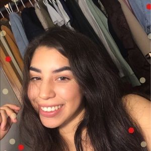 Meet your Posher, Daisa