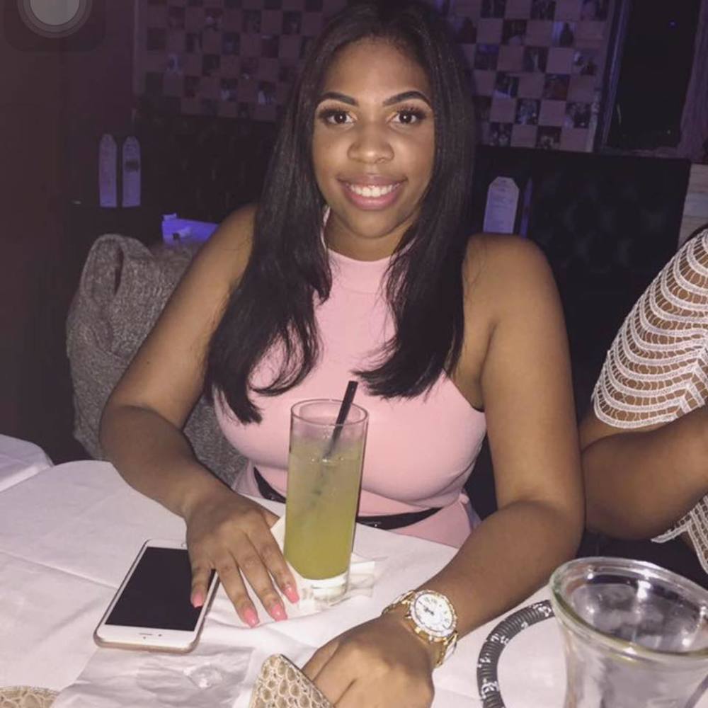 Meet your Posher, Cinthia