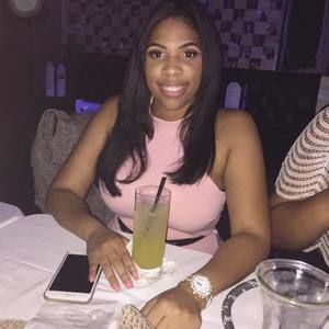 Meet your Posher, Cinthia