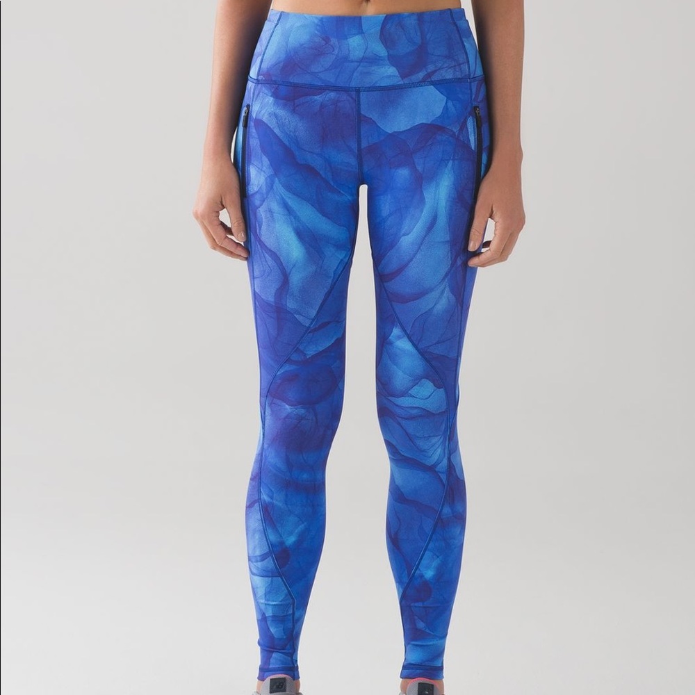 Lululemon Midnight blue tulle running tights. Sz 4
