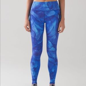 Lululemon Midnight blue tulle running tights. Sz 4