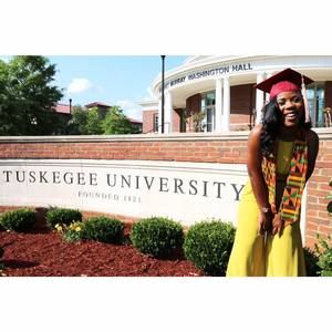 Meet your Posher, Elle