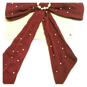 Zara Bow Necklace with Brooch and Faux Pearls Zara Bow Necklace with Brooch and Faux Pearls