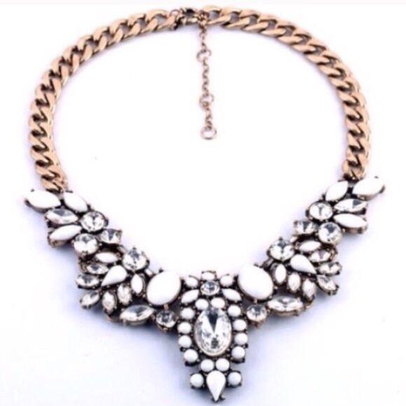 🔥BEST SELLER🔥 White Floral Enamel Necklace - Picture 2 of 2