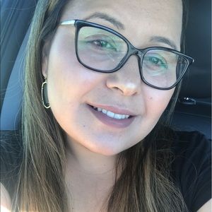 Meet your Posher, Ana