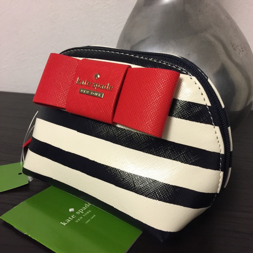 ⛔️SOLD⛔️ Kate Spade New York Cosmetic Bag - Picture 2 of 8