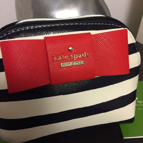 ⛔️SOLD⛔️ Kate Spade New York Cosmetic Bag - Picture 3 of 8