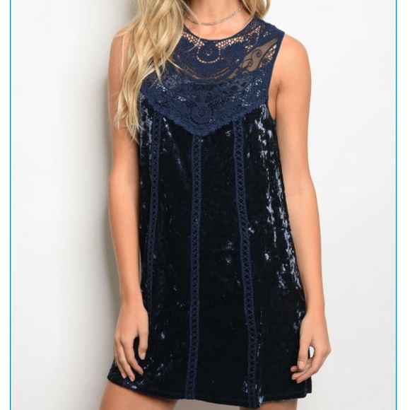 Crushed velvet mini dress - Picture 2 of 5