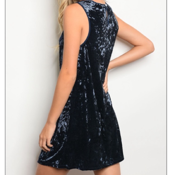 Crushed velvet mini dress - Picture 3 of 5