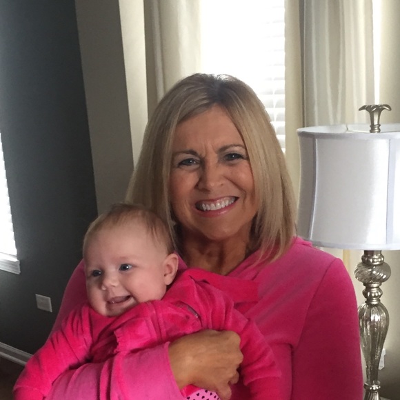 Meet your Posher, Debra - Picture 1 of 1