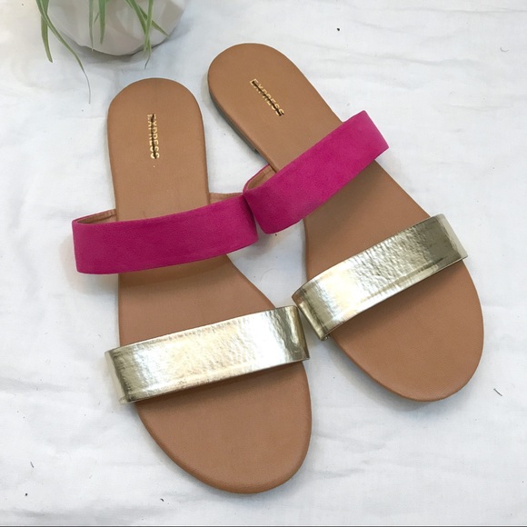 Express Shoes - CLEAROUT SALE❗️Express Slide On Sandals