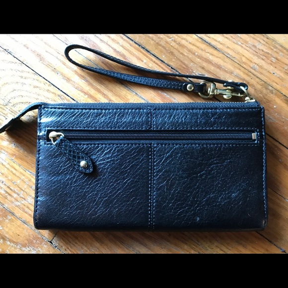 coach wallet/wristlet - Picture 2 of 3
