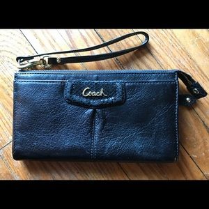 coach wallet/wristlet