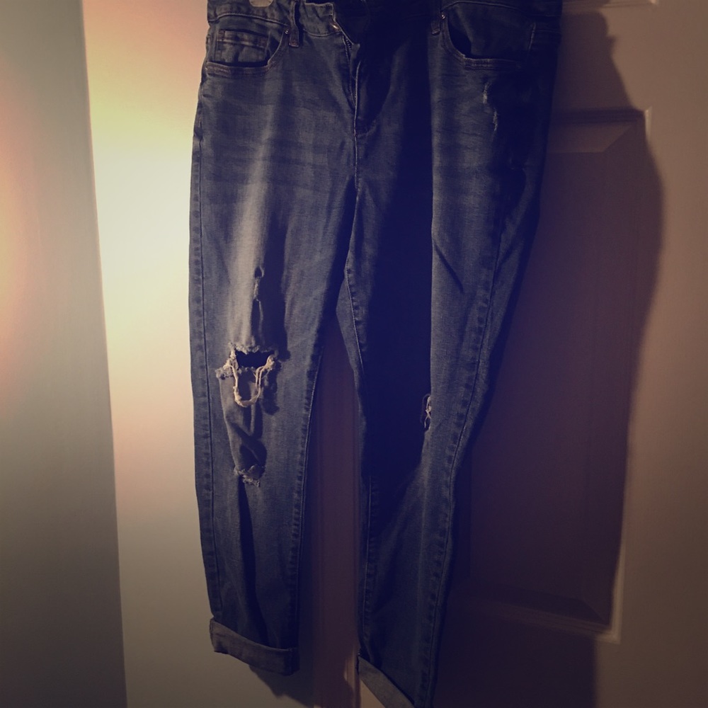 Trendy this season crop 👖 very comfy