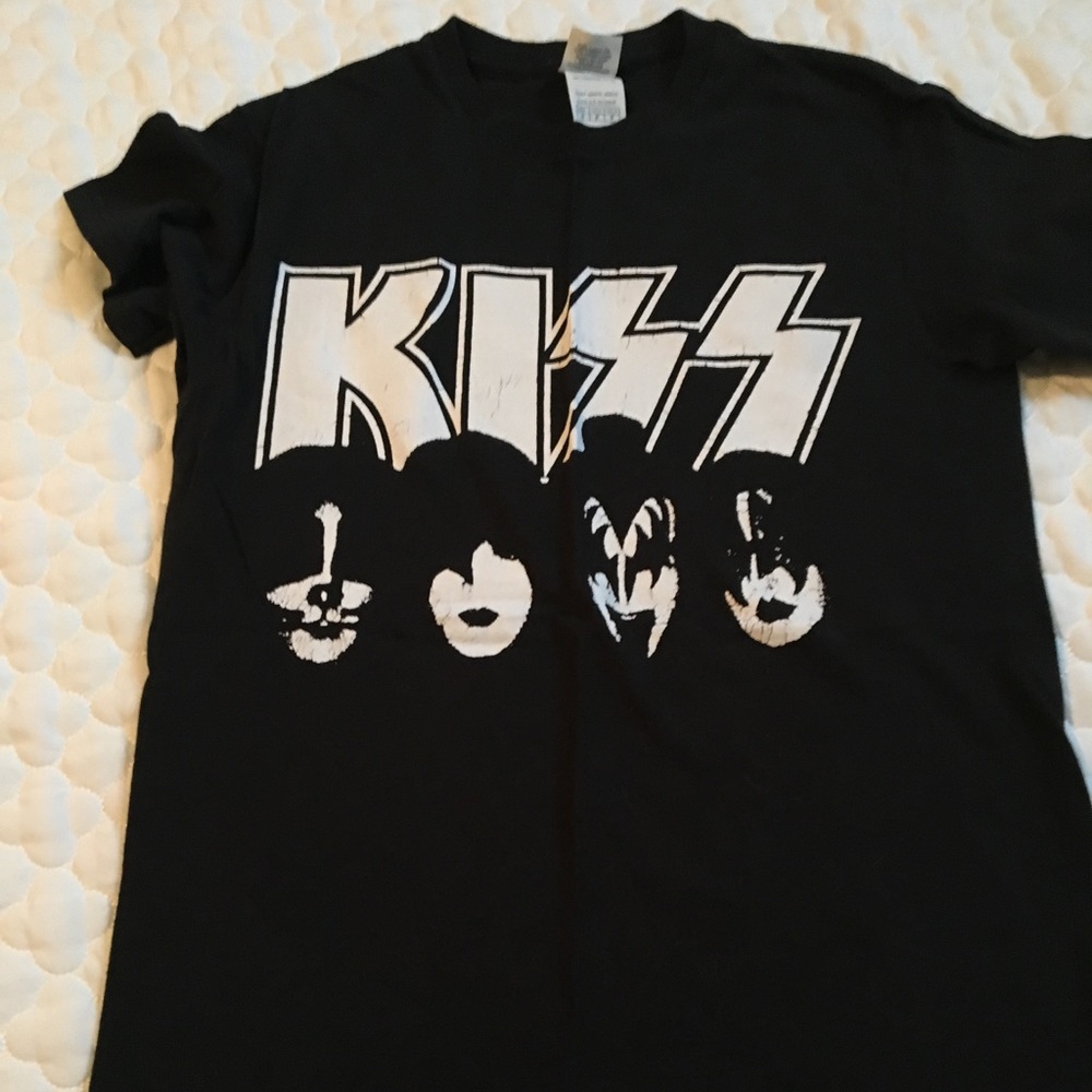 KISS Distressed Graphic T (Men's small)