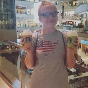 Meet your Posher, Casey