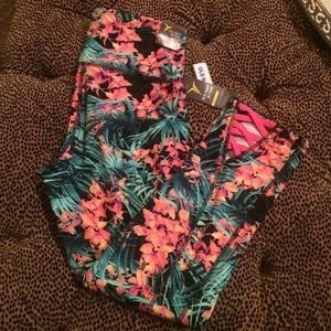 Old Navy Active Floral Capri Leggings.