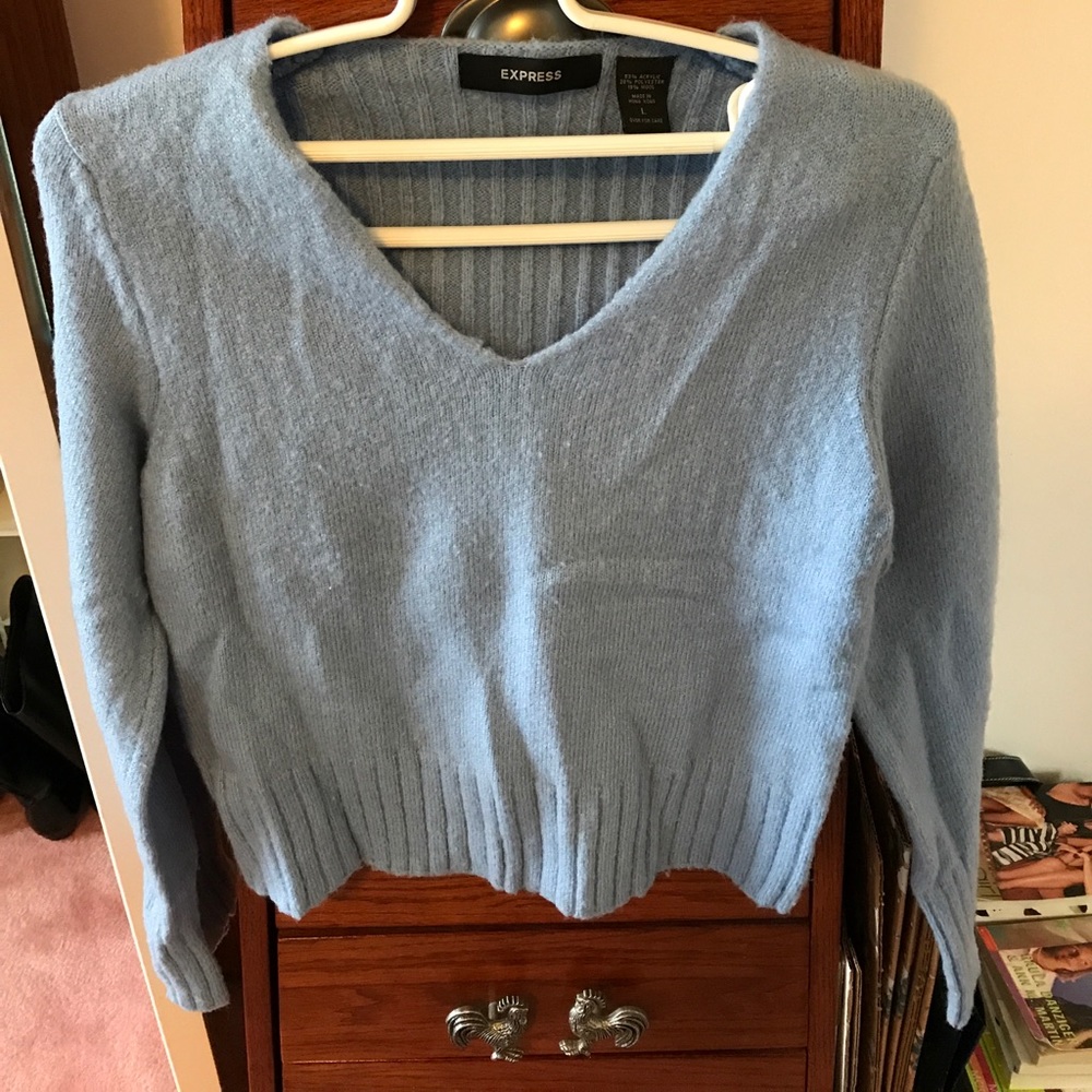 V neck sweater - EUC