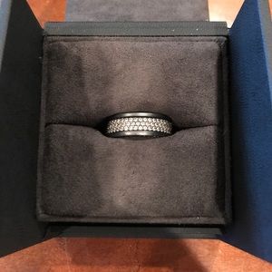 David Yurman blk titanium ring with Grey sapphires