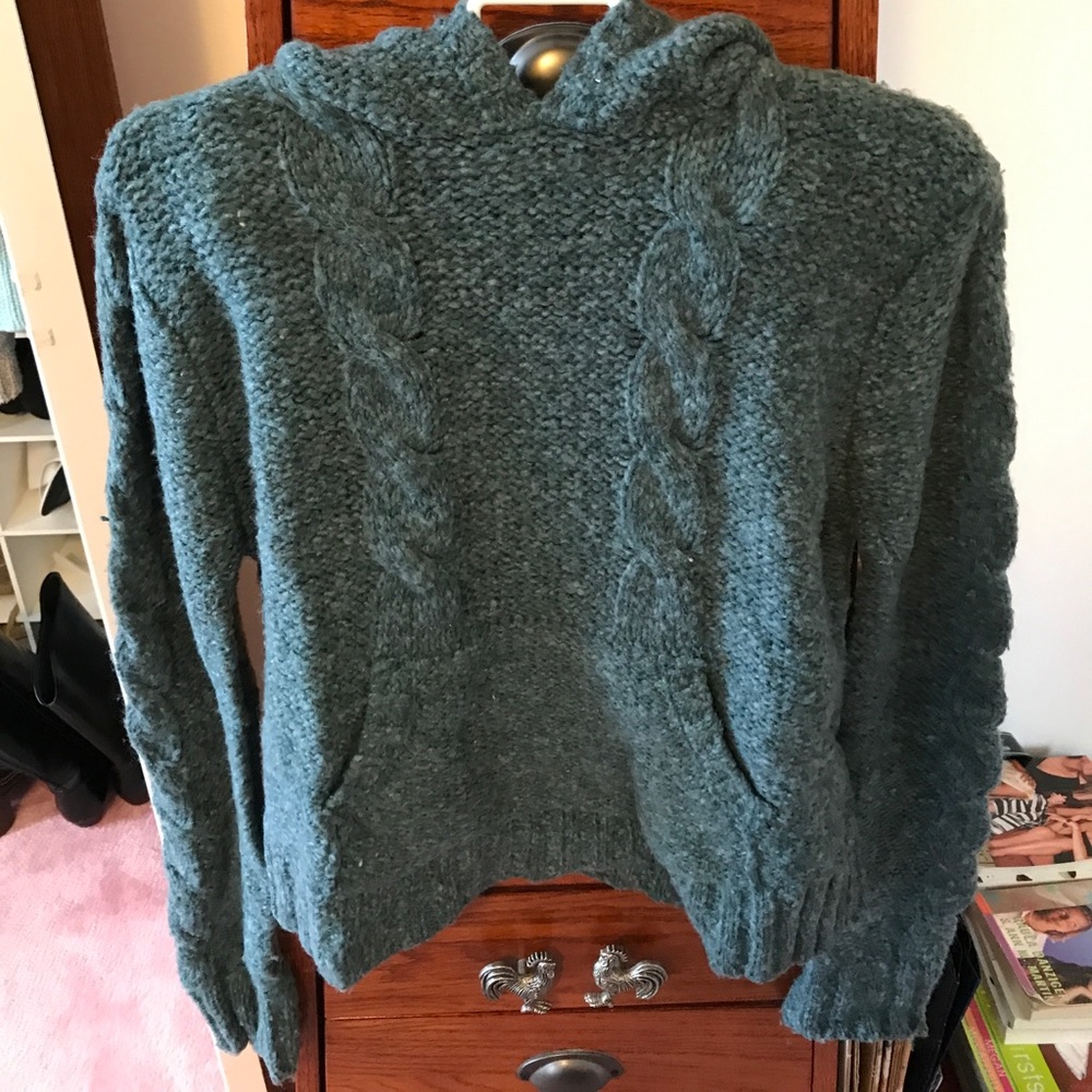 Cable KNit Sweater Sweatshirt - EUC