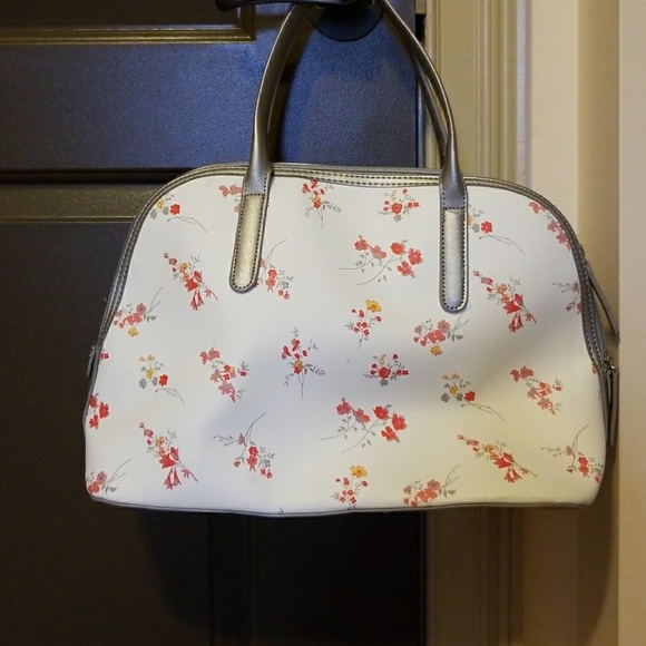 Kenneth Cole Reaction Handbag - Picture 2 of 5