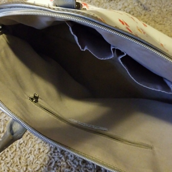 Kenneth Cole Reaction Handbag - Picture 4 of 5
