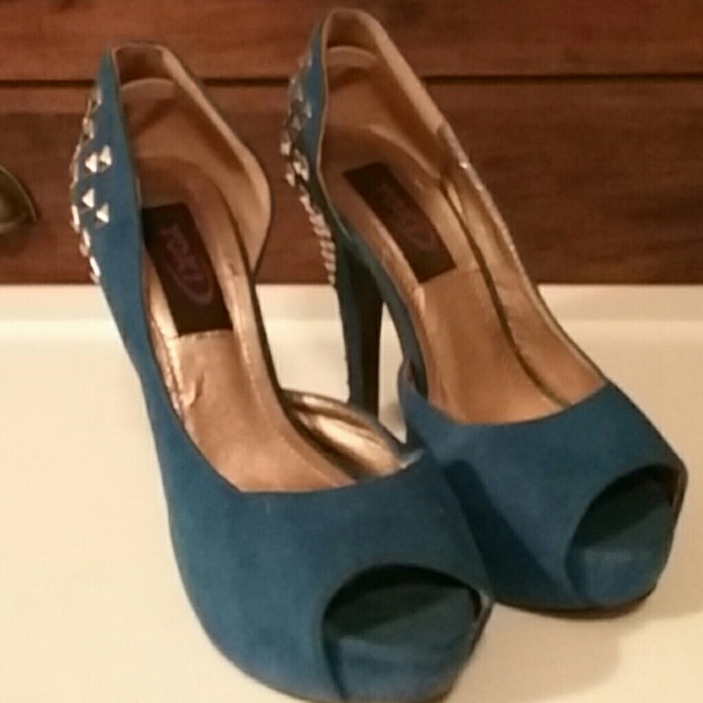 Dress shoes