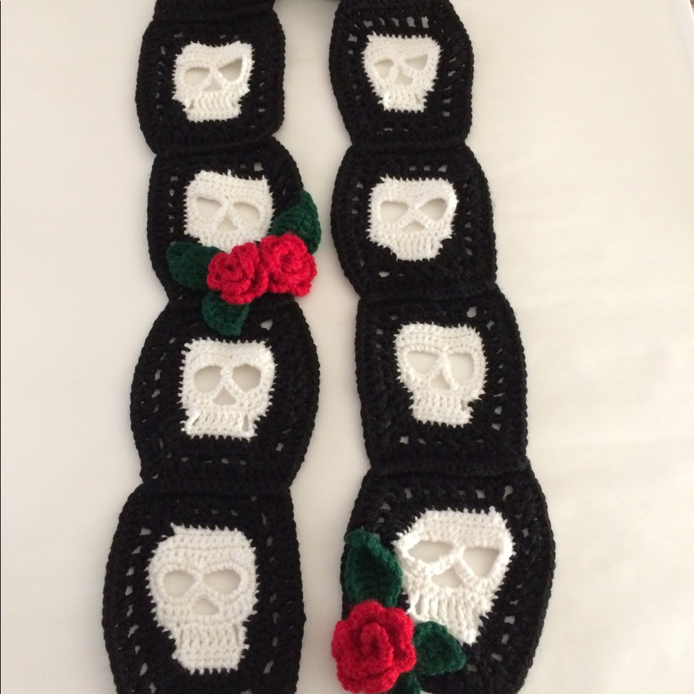 Crochet scarf