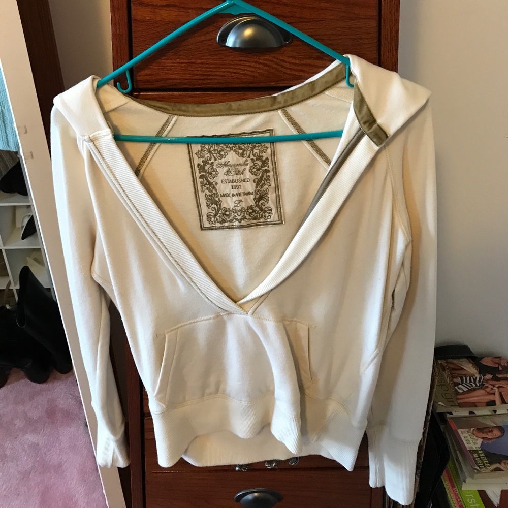Hooded deep v sweatshirt - L