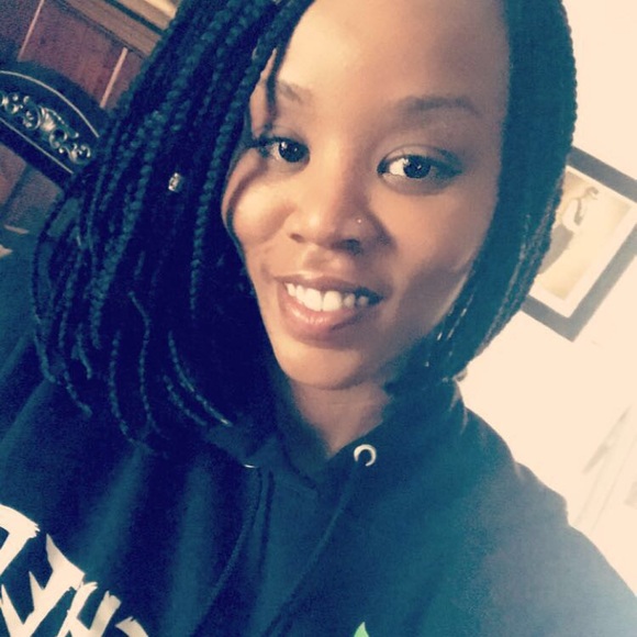 Meet your Posher, Sharon - Picture 1 of 1