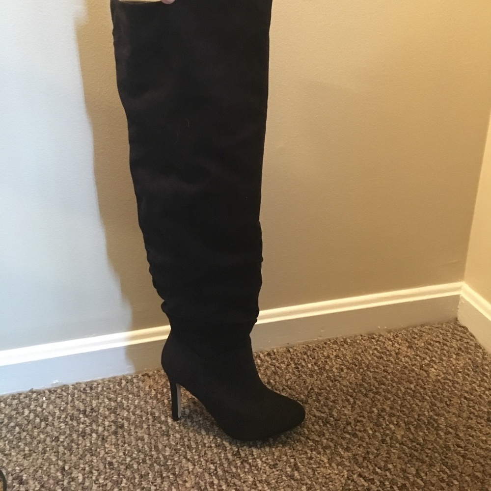 Wide calf thigh highs