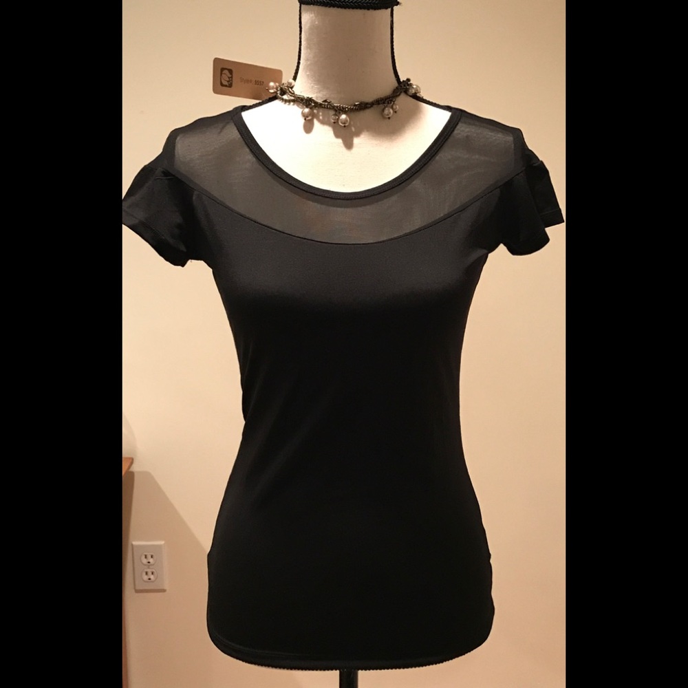 NWT Jon & Anna New York top
