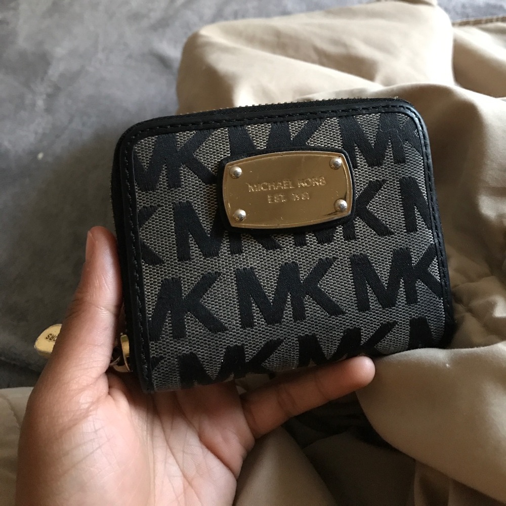 Michael kors wallet