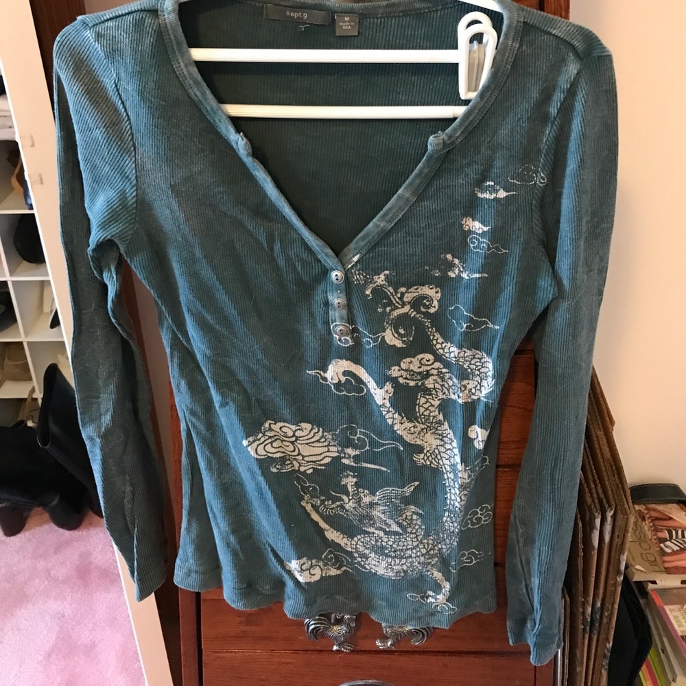 Graphic Henley Top - GUC