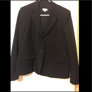 A pea in the pod black blazer