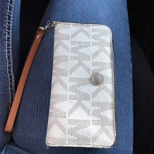 Michael kors wallet