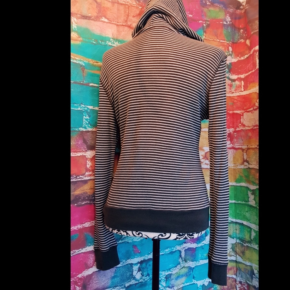 ❎Sold❎Tommy Hilfiger Hoodie Large Striped Top - Picture 6 of 7