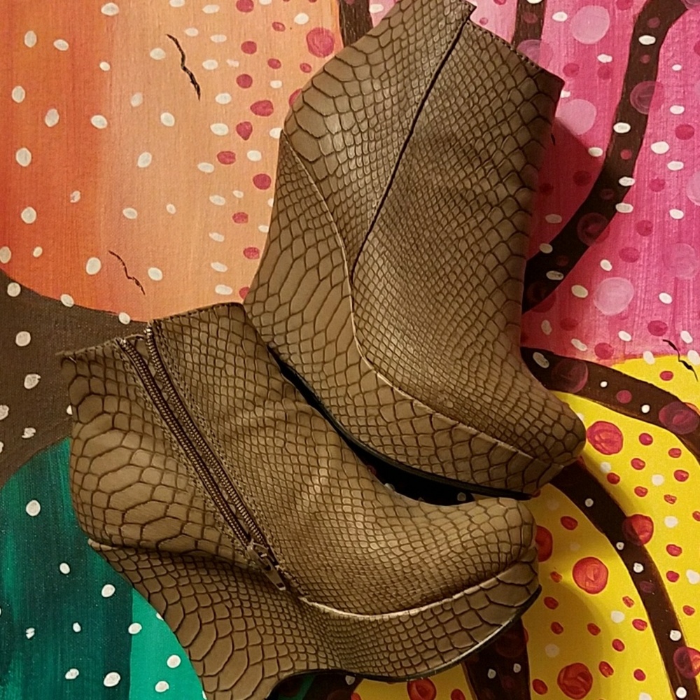 Women's Wedge Shoes