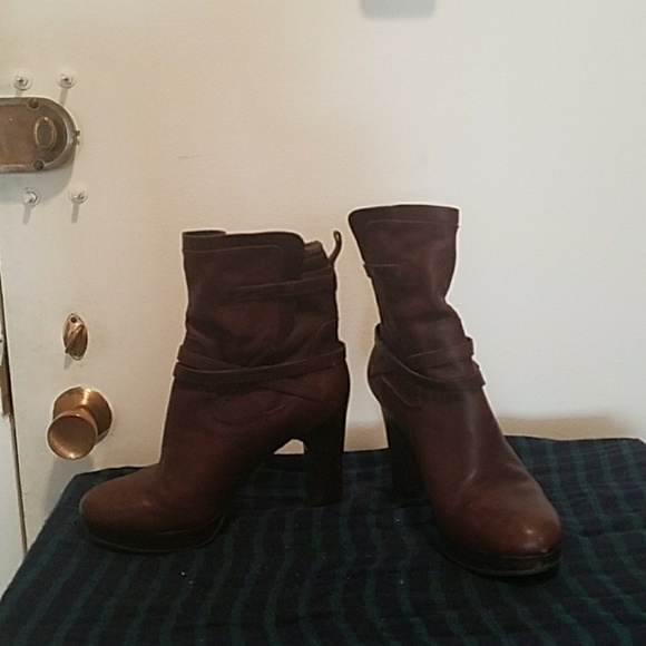 Authentic UGG heels - Picture 2 of 6