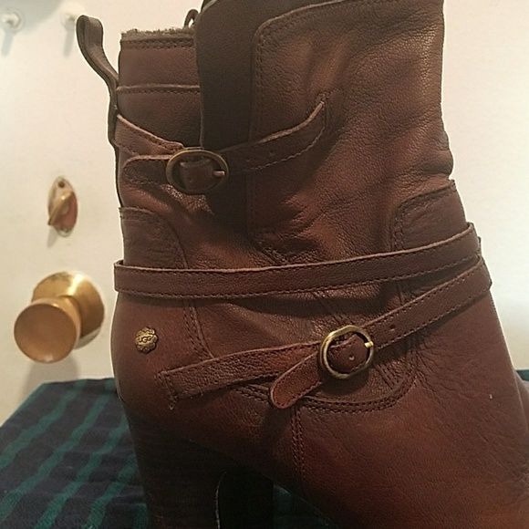 Authentic UGG heels - Picture 6 of 6