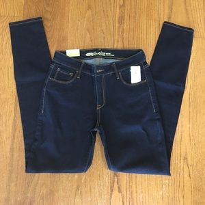 BNWT old navy rockstar jeans