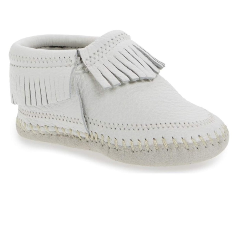 ❤️HP 10/22❤️  NWOT Minnetonka Infant Riley Bootie