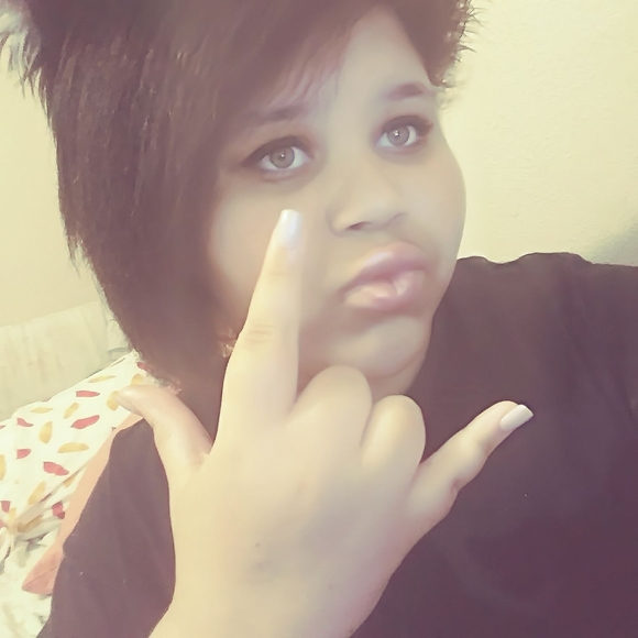 Meet your Posher, Candace - Picture 1 of 1